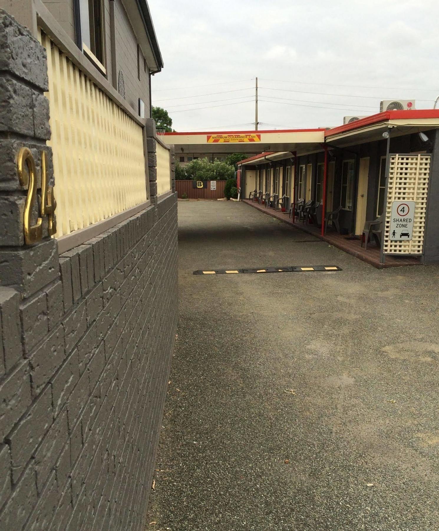 Benjamin Singleton Motel Exterior photo